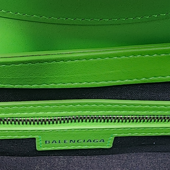 Brand new Balenciaga crossbody bag - Picture 5 of 5